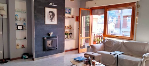 Apartamento de 5 habitaciónes en Perugia, Italy No. 199960 2