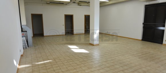 368m² Office in Udine, Italy No. 139413 18