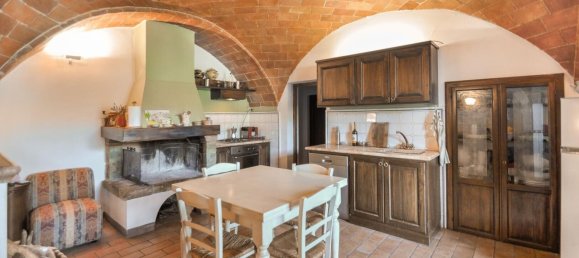 7 bedrooms House in Sinalunga, Italy No. 58018 9