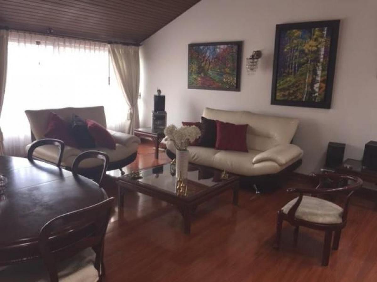6 bedrooms House in Bogota, Colombia No. 11362