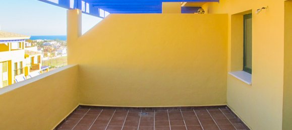 Ático de 3 dormitorios en Marbella, Spain No. 21677 9