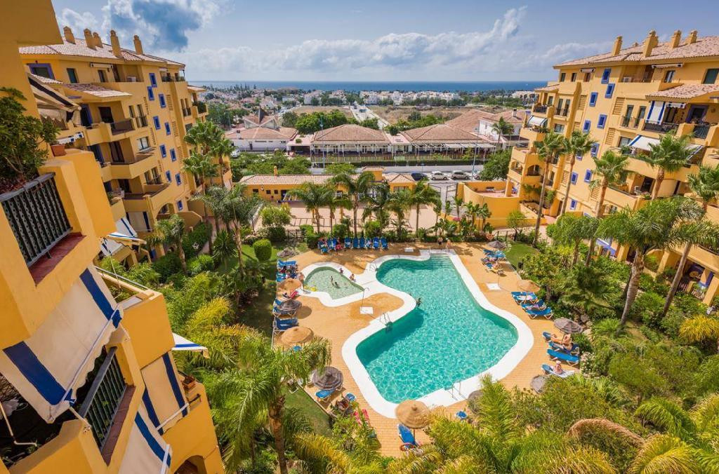 Ático de 3 dormitorios en Marbella, Spain No. 21677