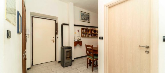 4 bedrooms Apartment in Turin, Italy No. 380300 18