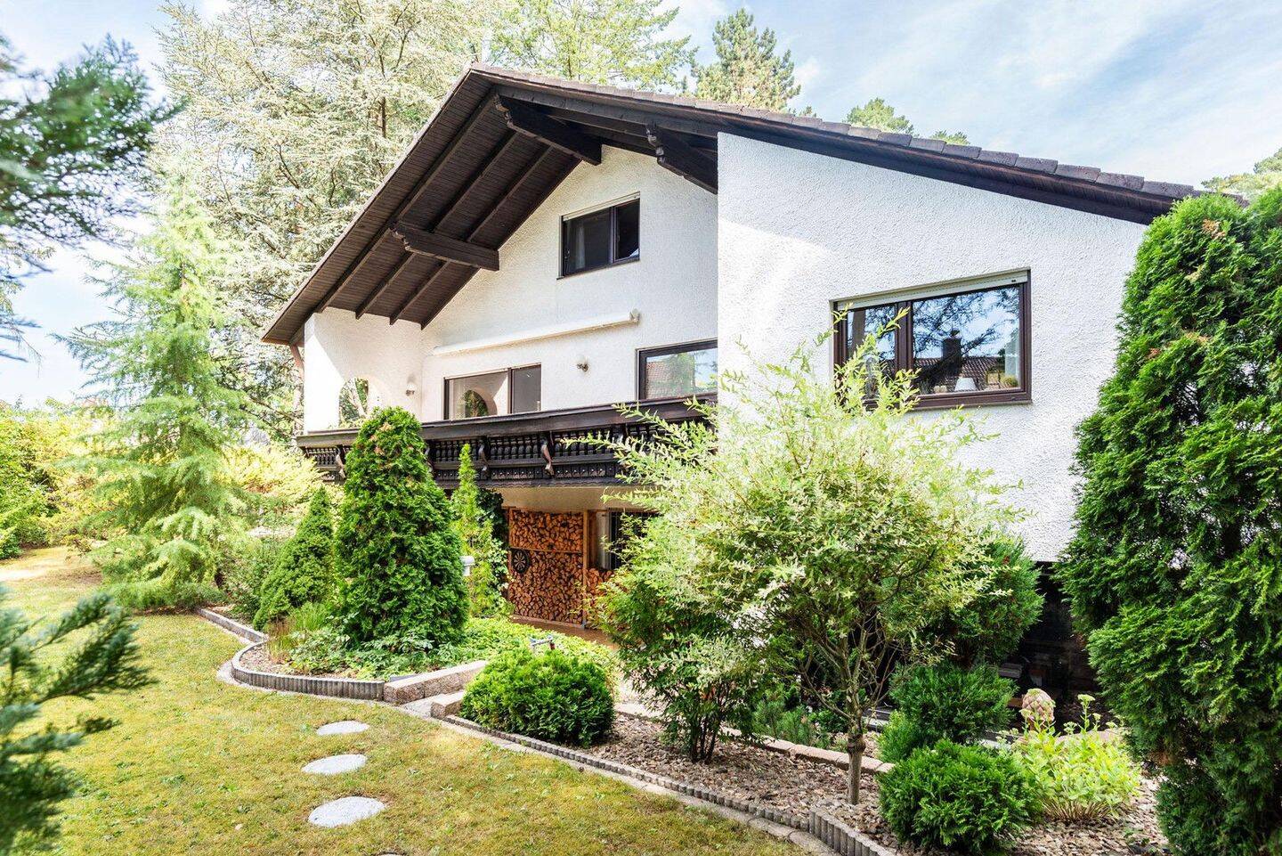 8-Zimmer Haus in Erlangen, Germany, Nr. 218131