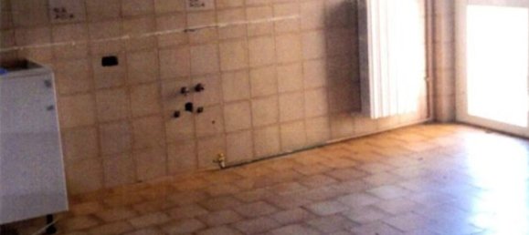 5 rooms Apartment in Cappelle sul Tavo, Italy No. 238457 6