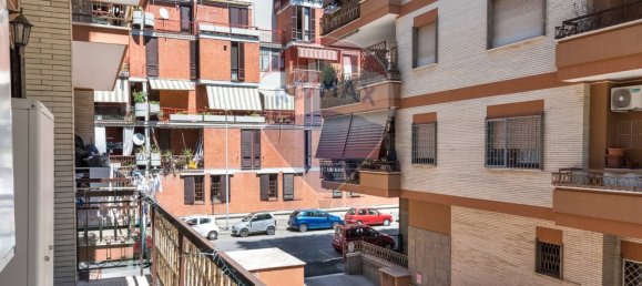 2 bedrooms Apartment in Rome, Italy No. 262179 16