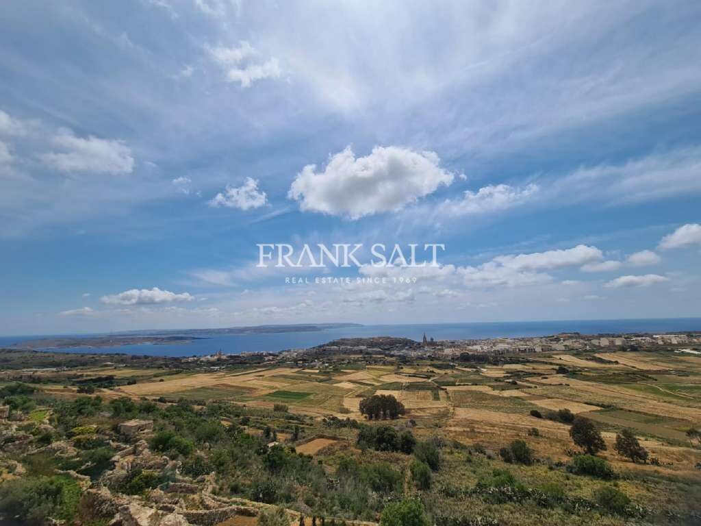 4 bedrooms Penthouse in Nadur, Malta No. 558