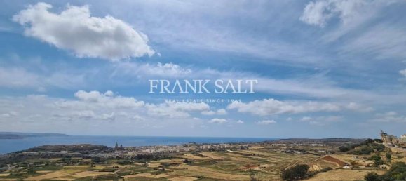 4 bedrooms Penthouse in Nadur, Malta No. 558 2