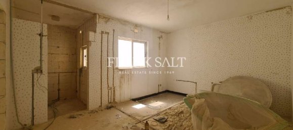 4 bedrooms Penthouse in Nadur, Malta No. 558 14