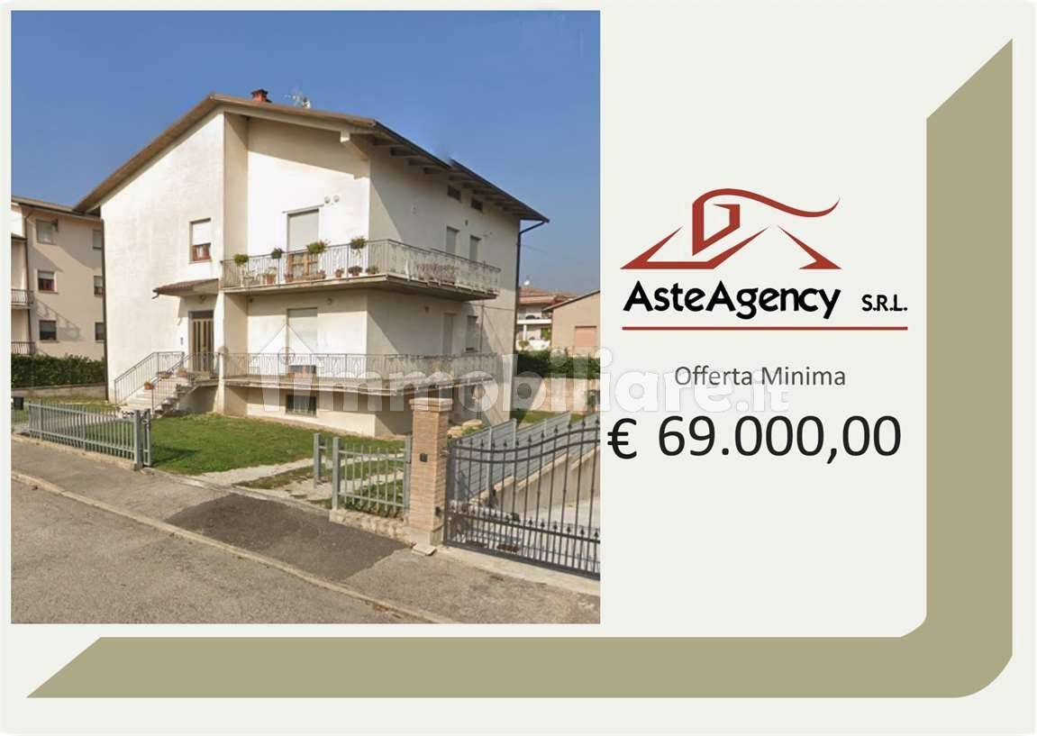 Apartamento de 3 dormitorios en Acqualagna, Italy No. 262783