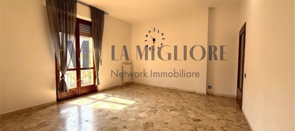 4-salle Appartement à Prato, Italy No. 306405 4