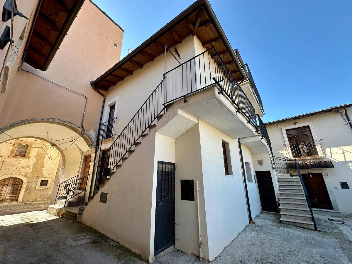 1 bedroom House in San Demetrio ne' Vestini, Italy No. 155117