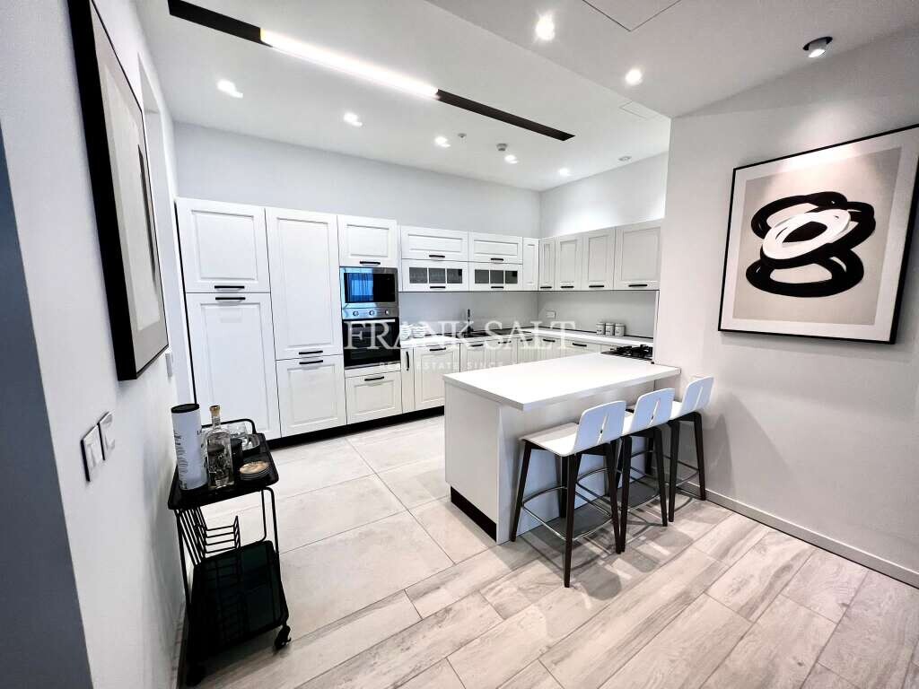 Apartamento T3 em Saint Julian's, Malta N.º 4964