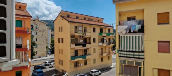 3 Schlafzimmer Wohnung in Salerno, Italy, Nr. 359138 10