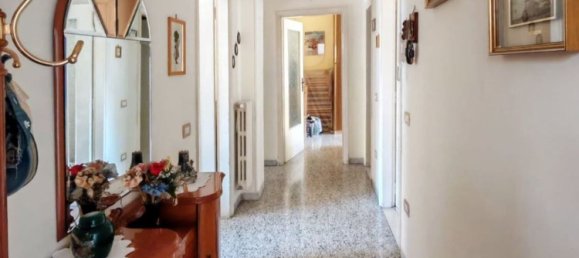 3 Schlafzimmer Wohnung in Salerno, Italy, Nr. 359138 5
