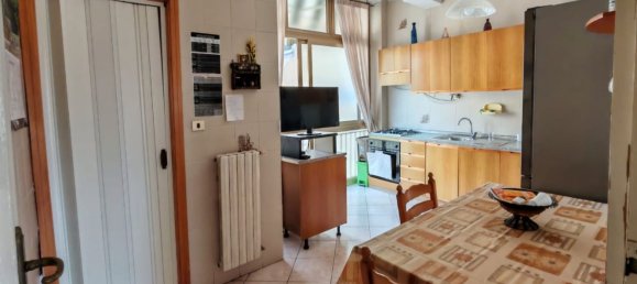 3 Schlafzimmer Wohnung in Salerno, Italy, Nr. 359138 2