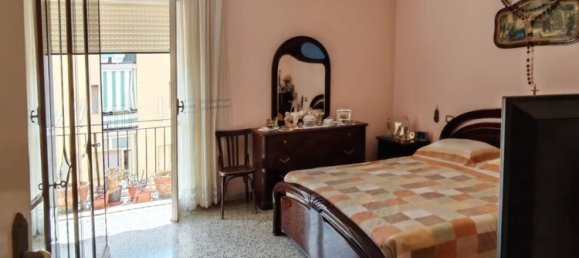 3 Schlafzimmer Wohnung in Salerno, Italy, Nr. 359138 9