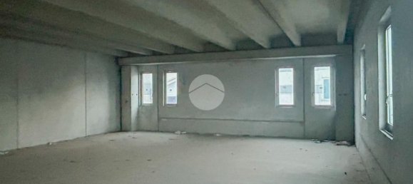 220m² Commercial property in Montirone, Italy No. 207005 11