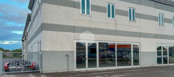 220m² Commercial property in Montirone, Italy No. 207005 5