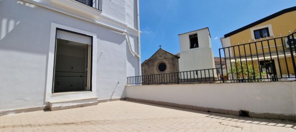 3 rooms Apartment in Aversa, Italy No. 134884 2