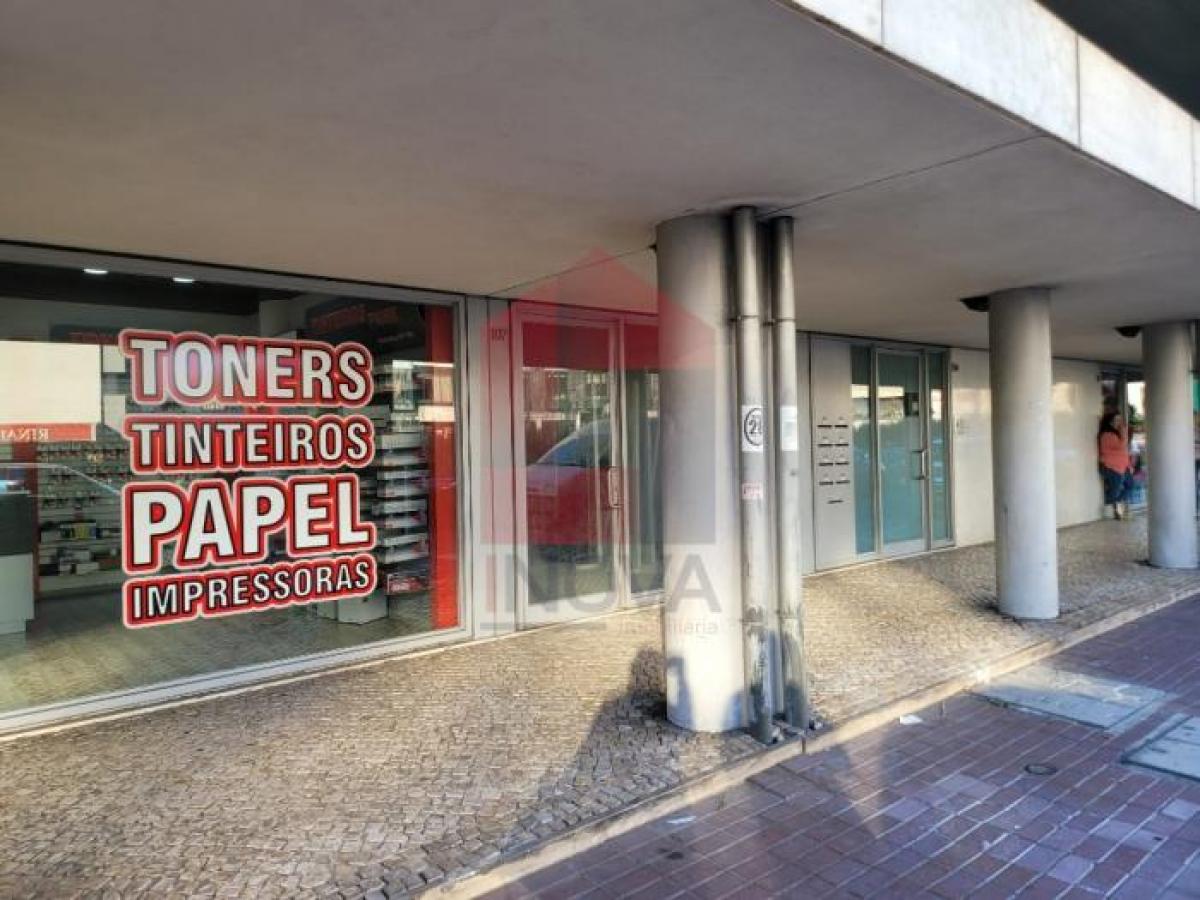 Laden in Braga, Portugal 94m², Nr. 8399