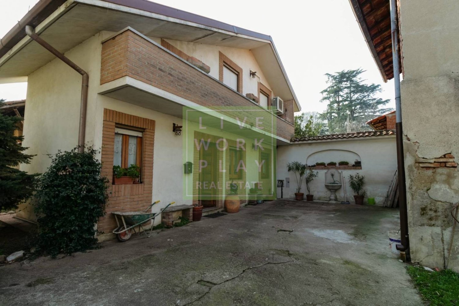 2 bedrooms Villa in Buscate, Italy No. 246661