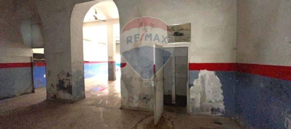 1-Zimmer Gewerbliche Immobilie in Palermo, Italy, Nr. 61975 11