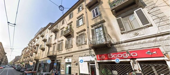 3 bedrooms Apartment in Turin, Italy No. 10334 5