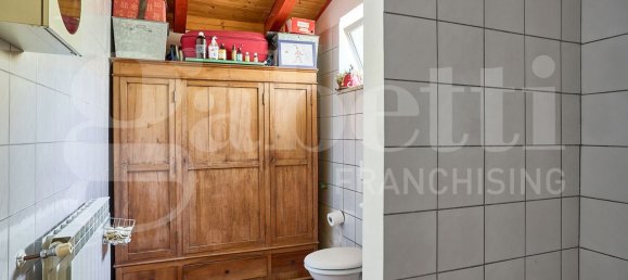 Дом с 6 комнатами в Ровьяно, Италия № 39719 20