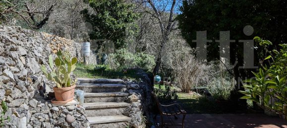 Дом с 6 комнатами в Ровьяно, Италия № 39719 36