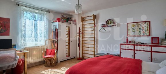 Дом с 6 комнатами в Ровьяно, Италия № 39719 15