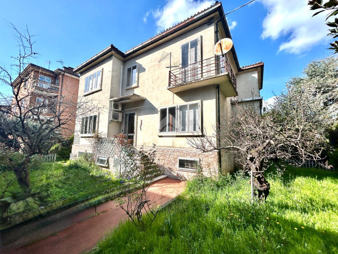 12 rooms Villa in Padua, Italy No. 12810