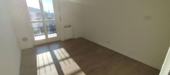 3 rooms Apartment in Lipomo, Italy No. 42630 2