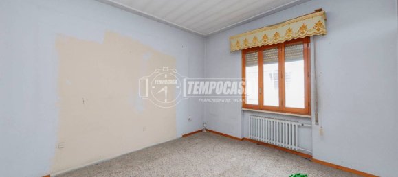 2 bedrooms Villa in Piacenza, Italy No. 301322 2