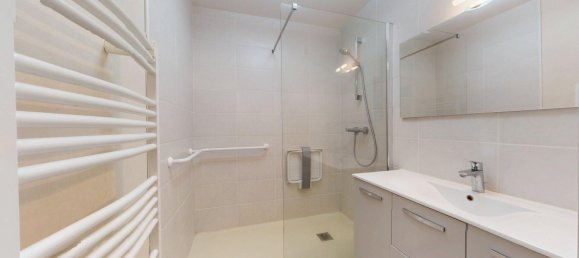 2 bedrooms Apartment in Saint-Cyr-sur-Loire, France No. 298495 5