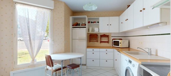 2 bedrooms Apartment in Saint-Cyr-sur-Loire, France No. 298495 2