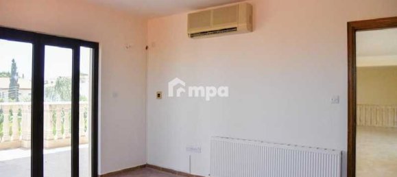 Propiedad comercial de 5 dormitorios en Oroklini, Cyprus No. 19907 14