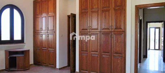 Propiedad comercial de 5 dormitorios en Oroklini, Cyprus No. 19907 11