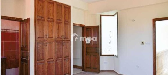 Propiedad comercial de 5 dormitorios en Oroklini, Cyprus No. 19907 12