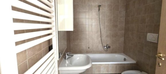 2 bedrooms Apartment in Colle di Val d'Elsa, Italy No. 225332 3