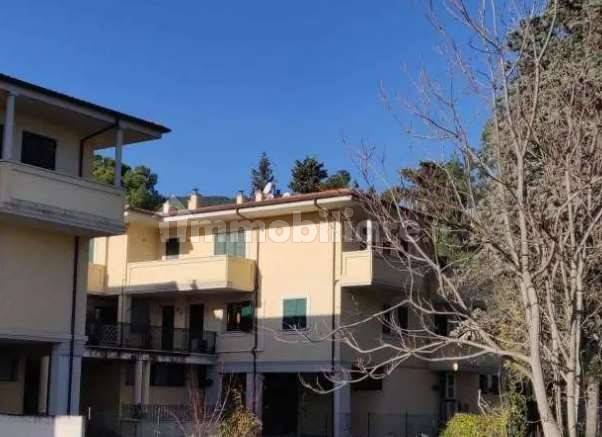 1غرفة مستودع في Fossombrone, Italy رقم 260125