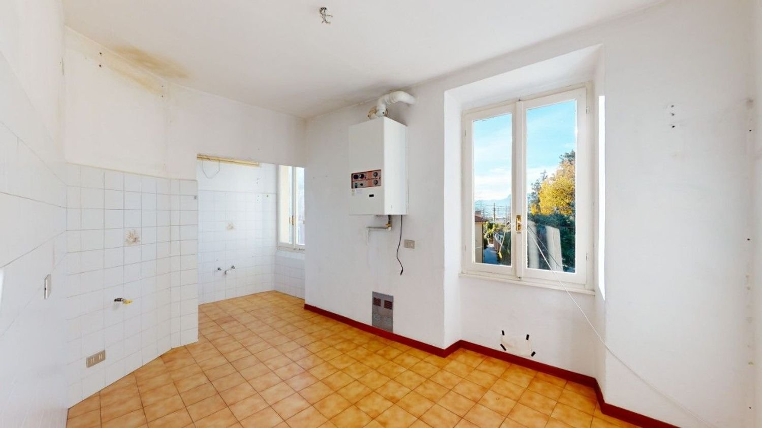 Gebäude in Maccagno con Pino e Veddasca, Italy 174m², Nr. 118656