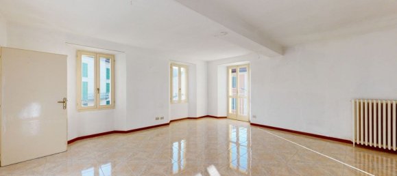 Gebäude in Maccagno con Pino e Veddasca, Italy 174m², Nr. 118656 2