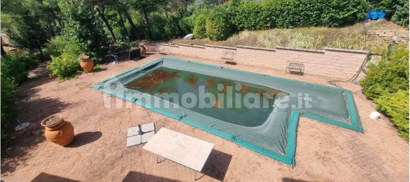 4 bedrooms Villa in Magione, Italy No. 353412 10