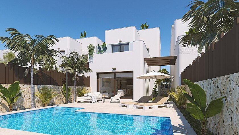 3 bedrooms Villa in Mil Palmeras, Spain No. 14399