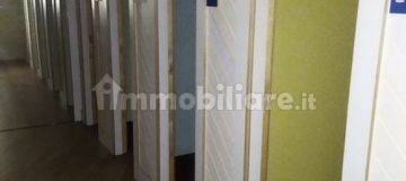 Коммерческая недвижимость в Бусто Арсицио, Италия № 285809 2