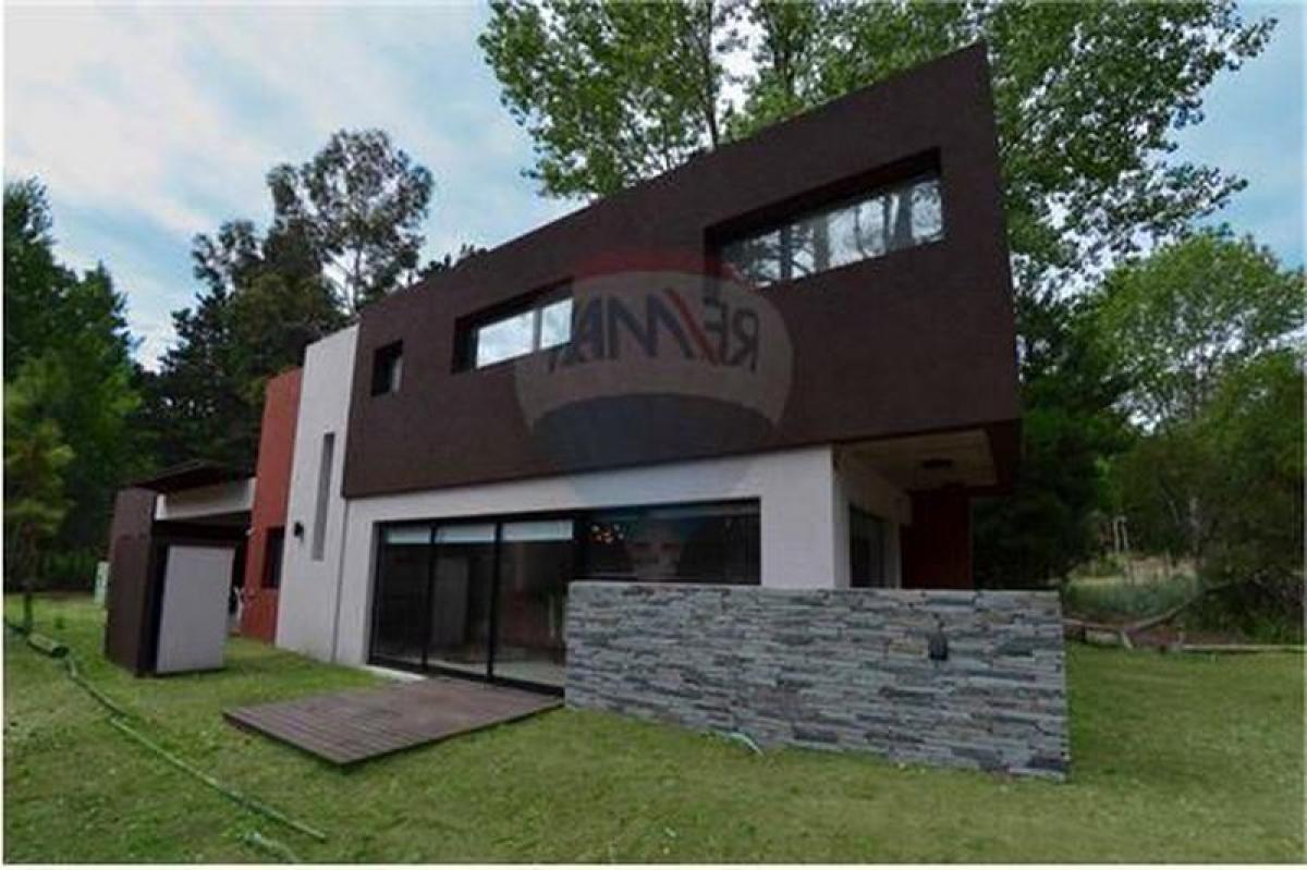 3 bedrooms House in Mar del Plata, Argentina No. 83731