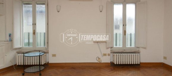 3 rooms Apartment in Perugia, Italy No. 5969 7