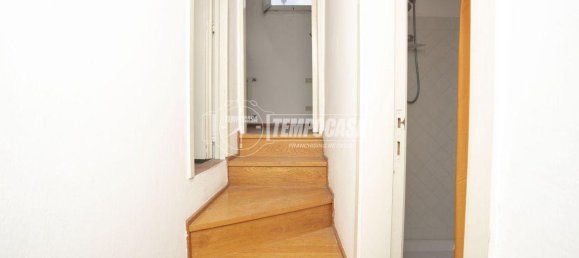 3 rooms Apartment in Perugia, Italy No. 5969 19