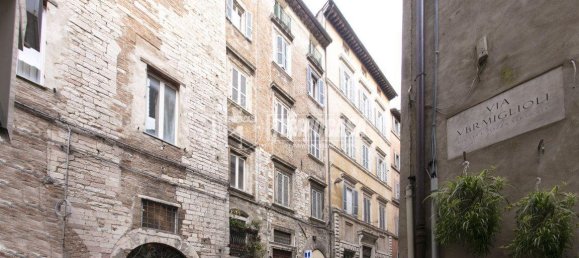 3 rooms Apartment in Perugia, Italy No. 5969 2
